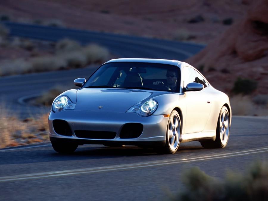  Porsche 911 Carrera 4S 2003 года  (фото 3 из 11)